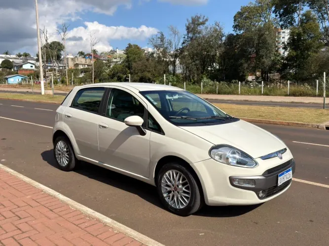 Fiat Punto Essence 1.6 Flex 16V 5P 2013