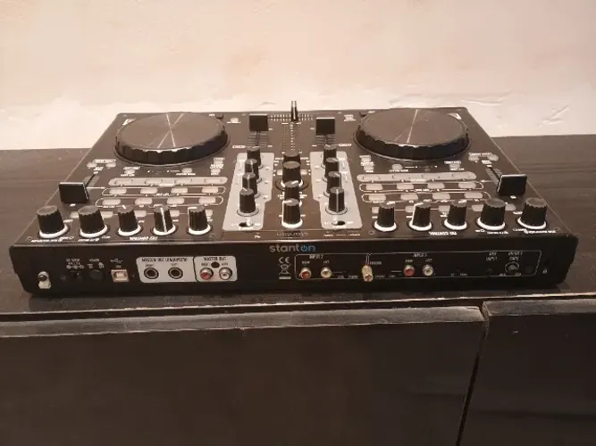 Controladora DJC4 STANTON