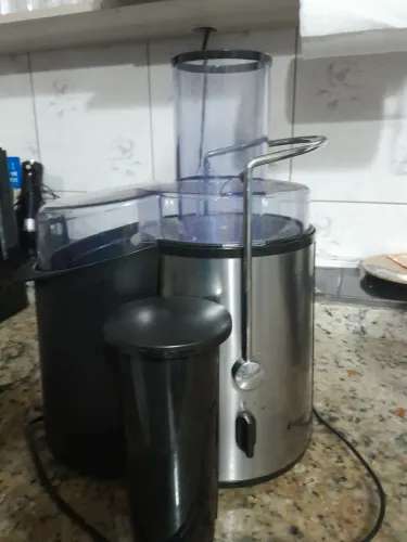 Centrífuga de Alimentos Cadence Juicer Plus