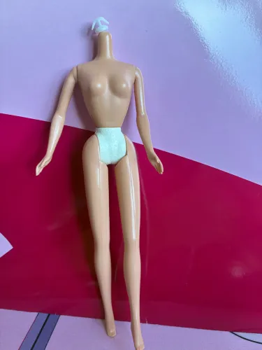 Boneca Barbie corpo TNT anos 90
