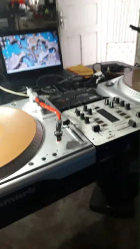 Toca disco numark ttusb
