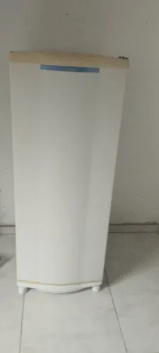 Vendo geladeira Consul funcionando perfeitamente e com garantia 