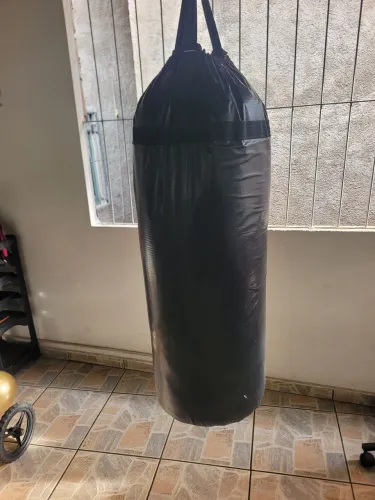 Saco de pancada top pra sair rápido.