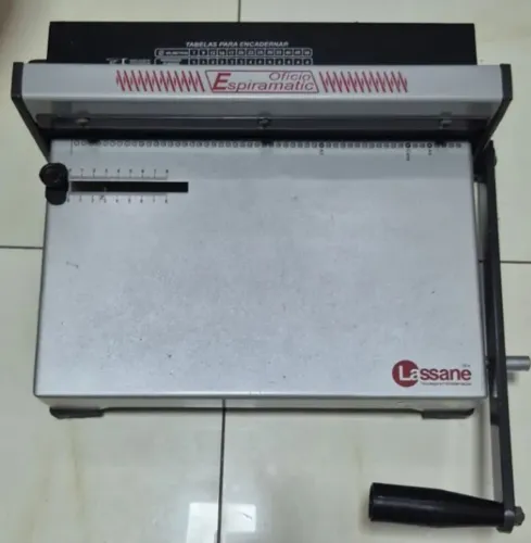 PERFURADORA PARA ENCADERNAÇÃO ESPIRAL LASSANE ESPIRAMATIC OFÍCIO MANUAL A4.