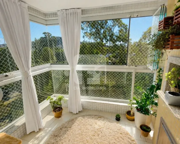 Apartamento à venda com 3 quartos no Itacorubi - Florianópolis - SC