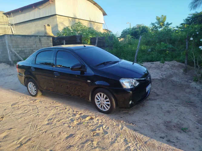 Toyota Etios XLS Sedan 1.5 Flex 16V 4P Mec. 2014