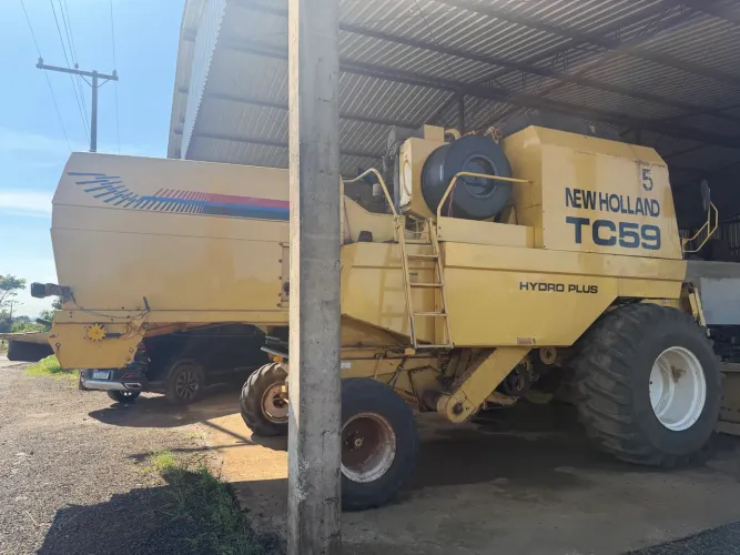 Colheitadeira New Holland TC 59