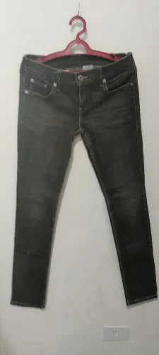 Calça Levi's Feminina TAM W28 L33