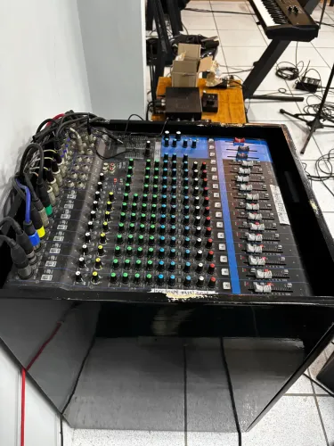 Mesa de som Yamaha MG16XU