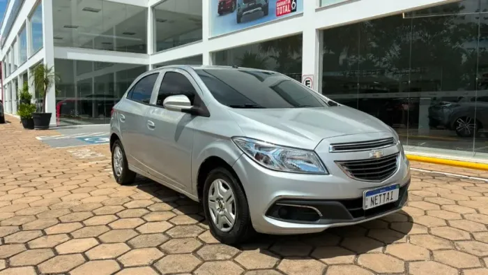 Chevrolet Onix Hatch LT 1.0 8V Flex Power Mec. 4P 2015