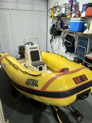 Bote inflável Flexboat SR 12