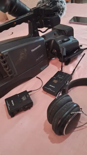 Filmadora Panassonic HMC70 (  LCD não funciona )