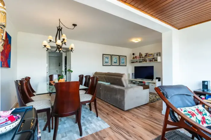Apartamento para venda em Moema com 2 quartos, sendo 2 suítes, 93m²