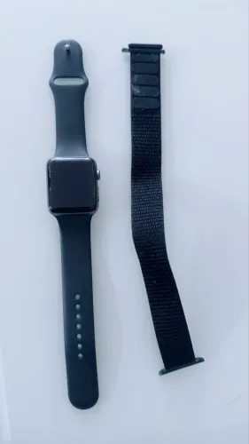 Vendo Apple Watch série 3 42mm com a tela trincada, mais funcionando?