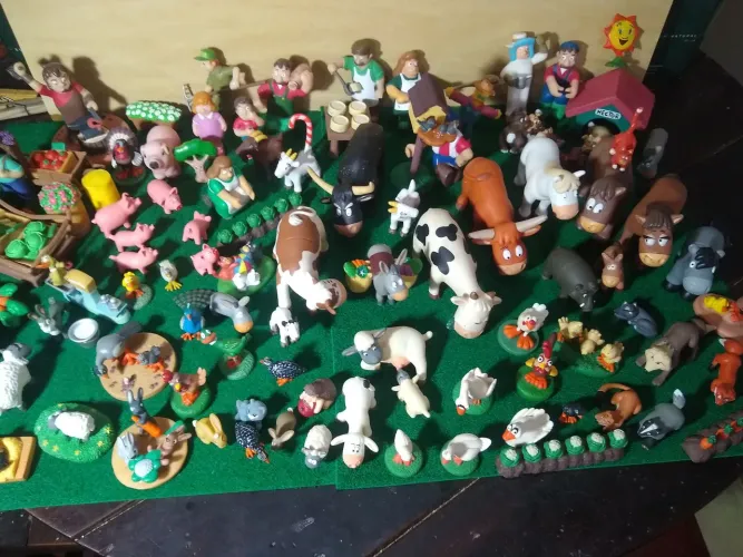 Animais da fazenda Planeta d'agostoni lote + de 100 miniaturas