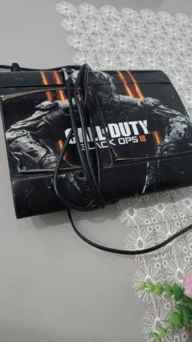 Ps3 com 2 controle e mais de 300 jogo