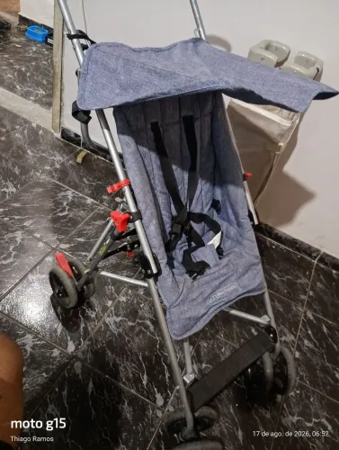 Vendo carrinho de bebê