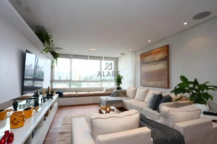 Apartamento à Venda no Panamby com 126 m², 3 Quartos, 1 Suíte e 3 Vagas