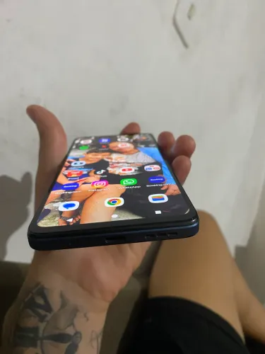 Celular bateria de 5200 MAh 128 gigas 8 de ram host