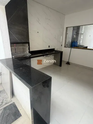 Casa com 3 quartos no Bairro Parque Real