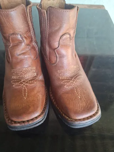 Vendo bota country infantil menino n° 27/28