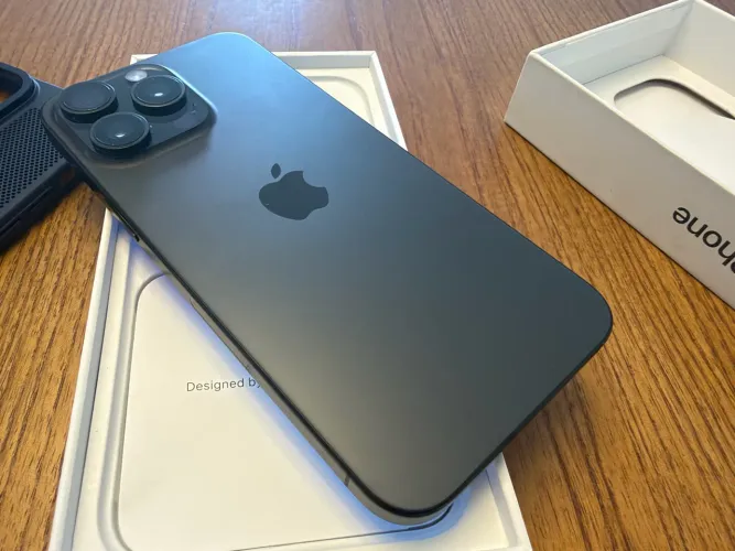 iPhone 15 Pro Max 512 GB - Preto Titanio