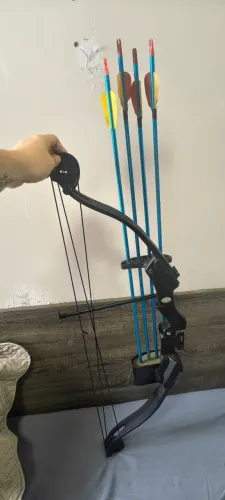 Arco e flecha de 30 libras + 4 flechar de alumínio leve