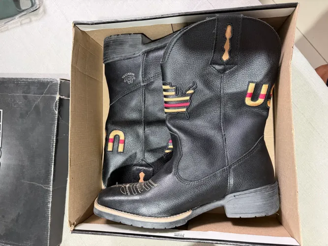 Bota country masculina