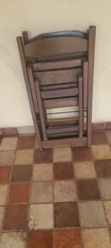 Cadeiras de madeira