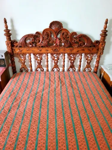 Cama de Casal em Madeira