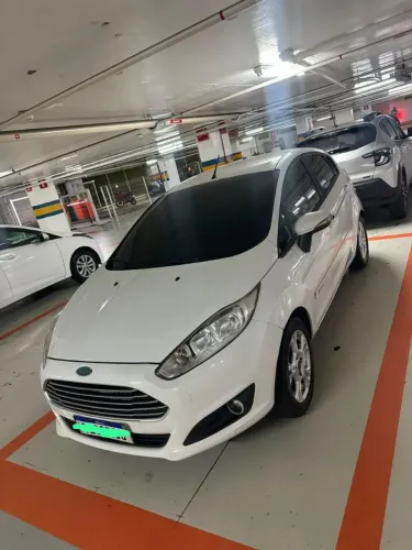 Ford Fiesta 1.5 16V Flex Mec. 5P 2015