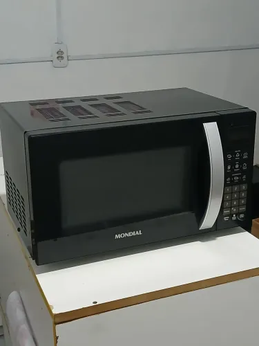 Micro-ondas Mondial 21 Litros