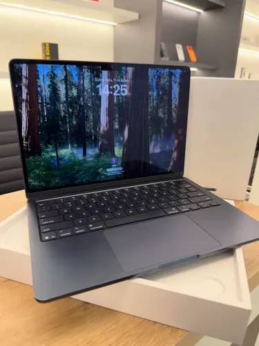 MacBook Air M2 256GB 16GB Impecável com garantia - Loja física