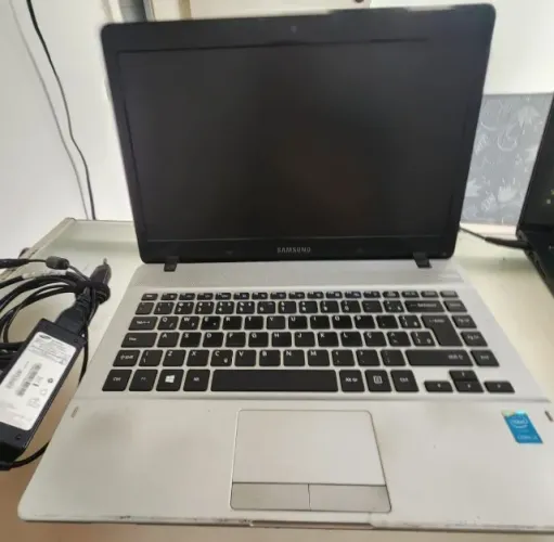 Notebook Samsung NP370E4K | i3 | 8GB RAM | SSD 240GB | Formatado | R$ 850