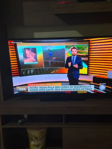 Tv com listra na tela