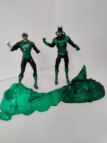 BATMAN EARTH32 & GREEN LANTER