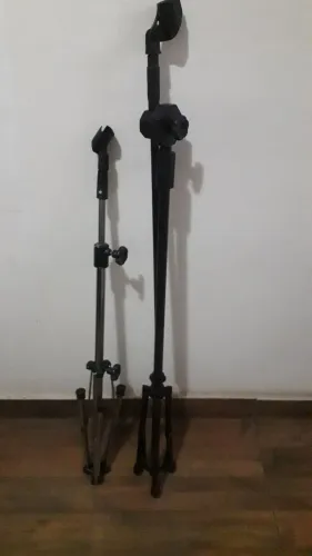 Pedestais de microfone.