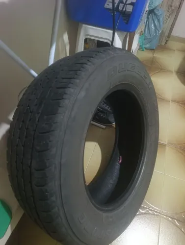 Vendo Pneu Dueler Bridgestone 215/65 aro 16