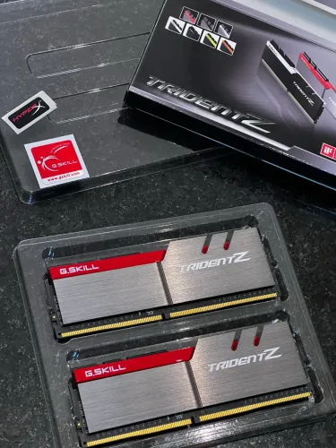 Kit memórias ddr4 2x8 3200mhz tridentz perfeito estado, 100% funcionando