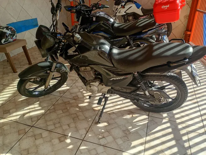 Vendo moto 150 ano 2010
