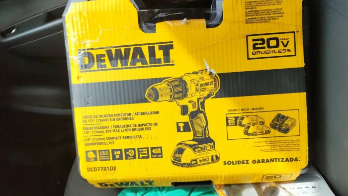 Parafusadeira Dewalt+maleta+carregador+2 bateria 