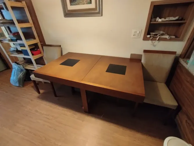 Mesa extensível com cadeiras