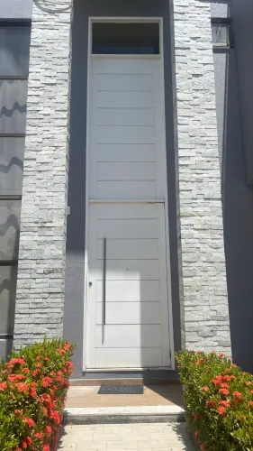 Porta pé direito madeira maciça