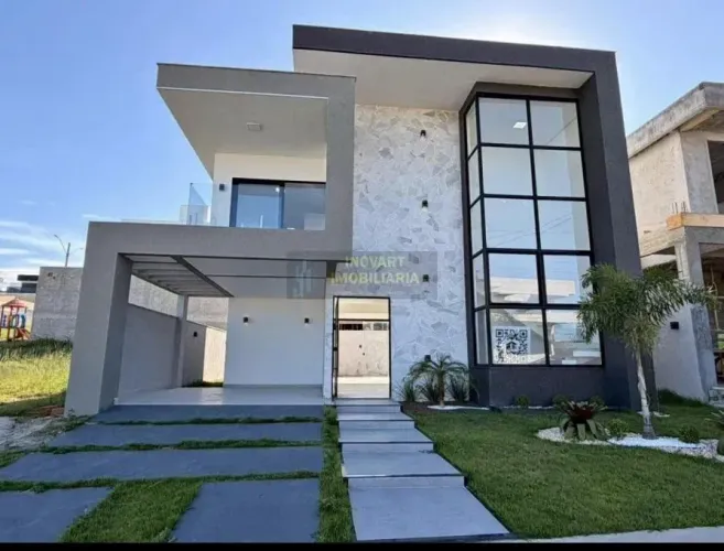 Casa de Alto Padrão com Piscina e Jacuzzi em um dos Melhores Condomínios da Região dos Lag