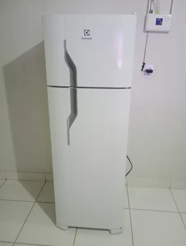 Geladeira Refrigerador DC35A 2 Portas 260 Litros Electrolux