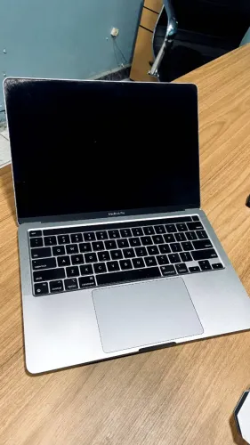 Macbook Pro m1 2020 256GB (TELA COM DEFEITO) 83% de bateria