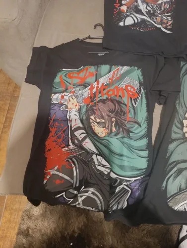 Camiseta hange ikaricorp attack on titan