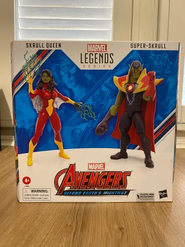Figure Marvel Legends Series Skrull Queen e Super-Skrull 