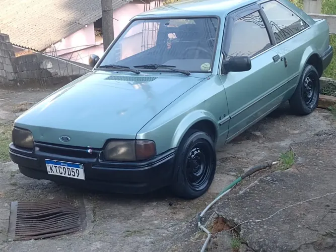 Ford Escort GL 1.6i / 1.6 (álcool) 1993
