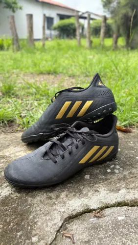 Chuteira Adidas Deportivo II TF Preta/Dourada - Tam. 42